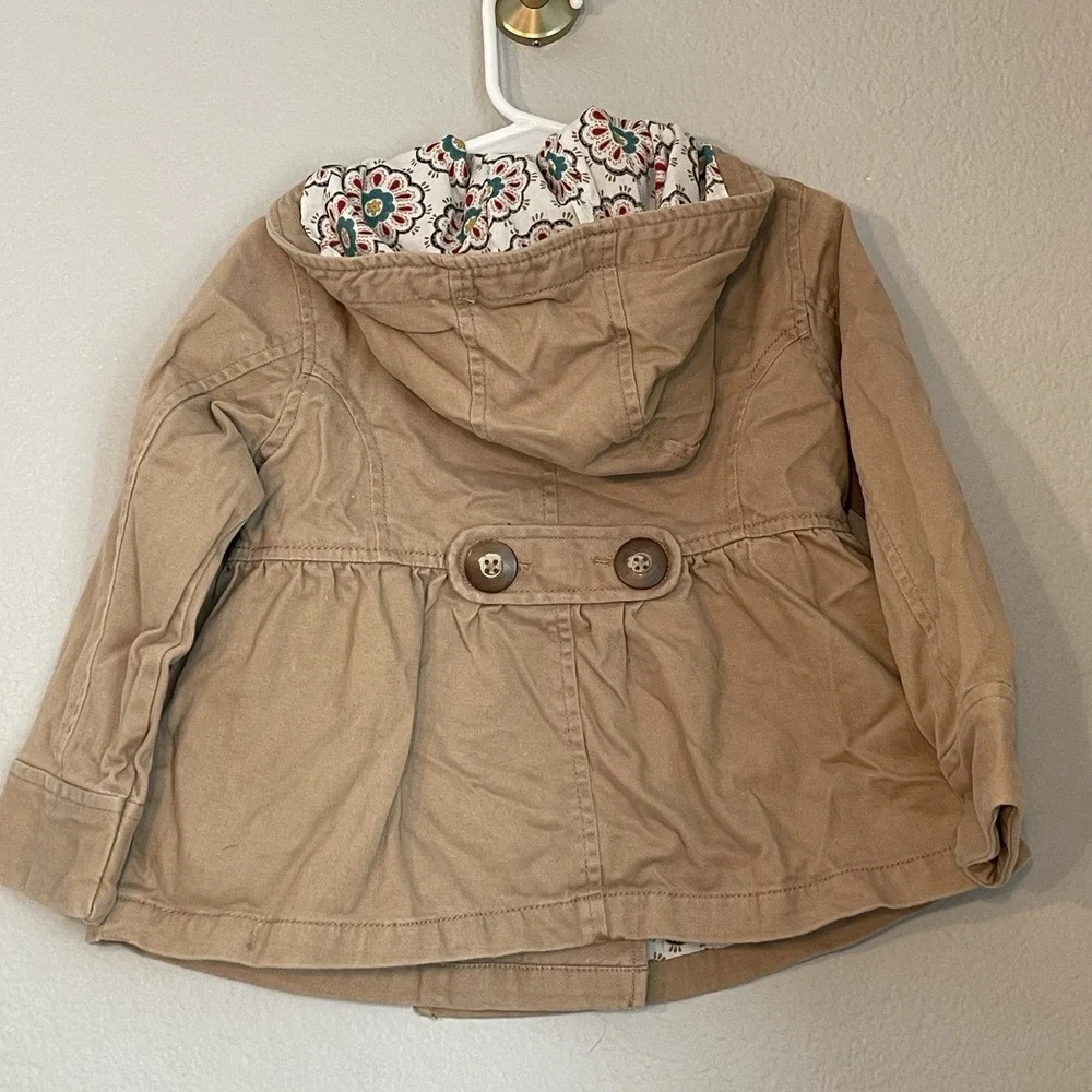 Baby GAP Girls 4T Tan Hooded Cotton Jacket Button Up Paisley Lined Cute